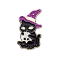 Broche en émail chat noir avec chapeau de sorcier violet et tête de mort - XZ8470 Chat Sorcier avec Crâne