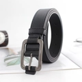 Cintura classica in pelle nera con fibbia grigio opaco e cuciture fini - Nero