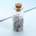 Mini-Wunschflasche aus Glas mit bunten Naturkristallsteinen und Korkverschluss - Bunter Fluorit