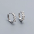 Elegante S925 Sterling Silber Creolen mit Pflaumenblüten-Design und Zirkonia-Besatz - 925er Silber / Weißgold
