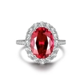Luxe S925 zilveren ring met een grote ovale rode edelsteen en zirkonia accenten - US 5 / Robijnrood
