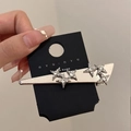 Fermaglio per capelli a stella d'argento con strass su cartoncino nero lucido - Stile Triangolo
