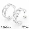 Elegantes pendientes de acero inoxidable plateado con diseño de corazón calado - Estilo de Corazón Color Acero (KE105179-KFC)