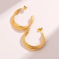Minimalistische goldene Triple-Hoop-Ohrringe mit poliertem dreilagigem C-förmigem Design - C-Förmiges Dreischichtiges Design / Gold