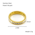 Elegante anillo de acero inoxidable bañado en oro de 18k con piedras de circón - US 7 / Dorado