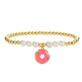 Goldenes Perlenarmband mit weißen Perlen und einem rosa Donut-Emaille-Anhänger - Rosa Donut-Stil