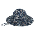 Baby Sonnenhut aus blauer Baumwolle mit Blumenmuster, breiter Krempe und Kinnriemen - Navy Blumenmuster