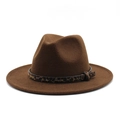 Dettaglio di un cappello fedora in lana marrone con nastro leopardato e fibbia in pelle - M (56-58cm) / Caffè Scuro