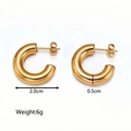 Macro shot of 2.0cm gold chunky hoop earrings with dimensions and weight specs - Thickened C-Shape Gold (MS-27-20MM)