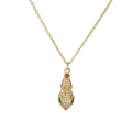 Vue détaillée du collier plaqué or avec pendentif serpent serti de zircons rouges et verts - Tête de Serpent