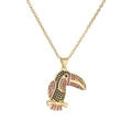 Collier élégant plaqué or avec pendentif toucan serti de zircons roses et noirs - Toucan