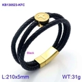 Dettaglio del bracciale a tre strati in pelle intrecciata nera con chiusura a croce dorata - Oro (KB130523-KFC)