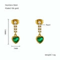Orecchini a goccia in acciaio placcato oro 18K con perle e cuore verde - Oro + Zirconia verde