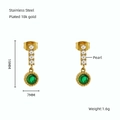 Orecchini vintage francesi in acciaio placcato oro 18K con perle bianche e smeraldi tondi - Stile Zircone Verde (ZE1219G-03)