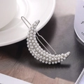 Elegante fermaglio per capelli a luna d'argento con perle bianche per acconciature donna - Stile Perla / Argento