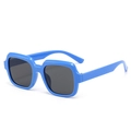 Klassische hellblaue quadratische Sonnenbrille mit dunklen Gläsern für Retro-Outdoor-Look - Blauer Rahmen Graue Gläser