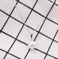 Pendente con perla minimalista su una sottile catena in acciaio inossidabile argento - Argento