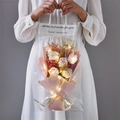 Bouquet di rose di sapone rosa e garofano in borsa trasparente con luci LED e nastro - Nuovo Rosa Champagne Premium + LED + Borsa + Biglietto