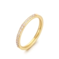 Anello minimalista in acciaio dorato con mezza fila di zirconi bianchi brillanti - US 5 / Oro (KR50390-GC)
