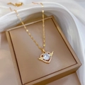 Luxuriöse Goldene Engel Herz Kette mit Zirkonia-Flügeln in einer beige Schmuckschatulle - Gold (F308)