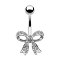 Piercing para ombligo plateado con lazo y diamantes de imitación sobre fondo blanco - Lazo Plateado