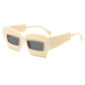 Gafas de sol cuadradas color crema con diamantes de imitación y lentes oscuros - Montura Blanco Roto Lente Gris