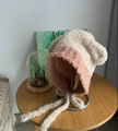 Cappello in maglia con orecchie da orso beige e rosa con lacci per l'inverno - Mica e rosa antico