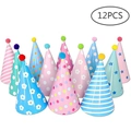Set di 12 cappellini colorati di carta per feste con pompon e fantasie per compleanni bimbi - Cappelli da Festa E Pompon E Corde Elastiche