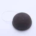 Dunkelgrauer halbkugelförmiger Konjac-Schwamm mit weißer Kordel zur Gesichtsreinigung - Nur Ring / Bambuskohle Schwarz