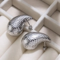 Pendientes de gota martillados en acero inoxidable plateado para mujer en un estuche - Patrón Martillado Acero