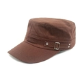 Detalle de gorra militar de algodón con correa lateral y hebilla de metal plateado pulido - M (56-58cm) / café
