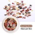 Details von gemischten Blumen- und Kronen-Nagelkunst-Flocken in einer weißen Box - 15# Krone & Gemischt (SP0014) / 50 Stk./Packung
