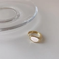 Anillo vintage dorado con piedra de ojo de gato blanca en estilo minimalista ins - Anillo de Gema Blanca Ovalada Dorado (J2580)