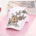 Stylish white denim baseball cap with exquisite 3D rhinestone floral decoration - Adjustable / White