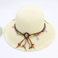 Sombrero de paja bohemio de ala ancha con conchas, cuentas de colores y borlas de playa - Borde de Flecos / Cuentas de Madera de Concha / crema