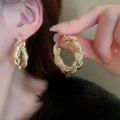 Orecchini retrò a goccia in metallo dorato intrecciato per moda femminile - Stile Tondo Intrecciato (E2429) / Oro