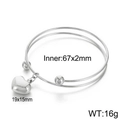 Brazalete abierto de acero plateado con colgante de corazón pulido y diseño moderno - Brazalete Abierto Color Acero de Doble Capa (KB181230-Z)