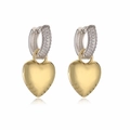 Elegante goldene Herz-Ohrhänger mit silbernen Mikro-Pave-Steinen auf weißem Hintergrund - Zweifarbige Pave Zirkon Herz Anhänger (CE00187CX)