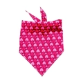Bandana rosa per cani per San Valentino con cuori bianchi e rossi su sfondo bianco - Taglia unica / Bandana Cuore Rosa Pesca (QRSJ005)