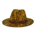 Dettaglio del cappello fedora giallo pitonato con cinturino in ecopelle marrone e fibbia - M(56-58cm) / Giallo