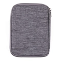 Detalle de la bolsa de almacenamiento gris con textura tejida y cremallera metálica - Gris Texturizado