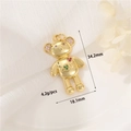 Détail du pendentif ours en or 14K, dimensions 34,2mm x 18,1mm, avec gravure LOVE et zircons - Grand Ours Love Zircon