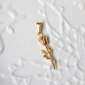 Elegante ciondolo a forma di rosa in acciaio inossidabile placcato oro 18 carati lucido - G09-Rosa 3D