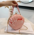 Sac bandoulière rose en forme de coquille avec texture marbrée et chaîne acrylique - Rose