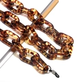 Retro Brillenlkette mit Leopardenmuster aus Acryl und Harzgliedern vor weißem Hintergrund - Tortoise