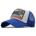 Cappellino trucker retrò blu reale con ricamo vintage e rete bianca sul retro - Blu