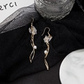 Long wave golden tassel earrings with translucent white flowers and delicate pearl - E2859-6/Silver Hook Wave Lily