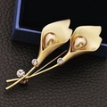 Elegant gold calla lily brooch with champagne teardrop pearls and rhinestones - Golden Calla Lily