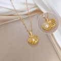 Collana con ciondolo a conchiglia dorata con perla sintetica e catena in acciaio inossidabile - Collana di Perle con Conchiglia Cava / Oro