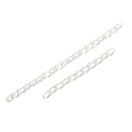 Par de cadenas de extensión plateadas para collares sobre un fondo blanco puro - 5cm / Plateado